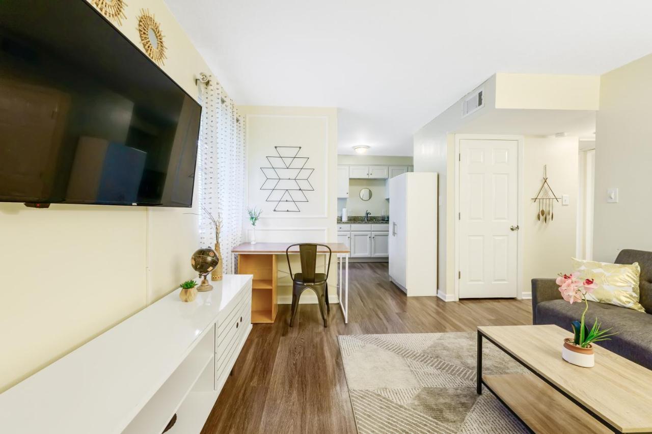 Dapper Digs - King Bed - Long Term Stays - Duke เดอแรม ภายนอก รูปภาพ