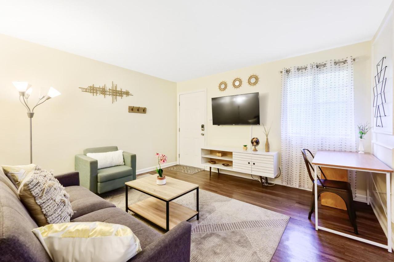 Dapper Digs - King Bed - Long Term Stays - Duke เดอแรม ภายนอก รูปภาพ