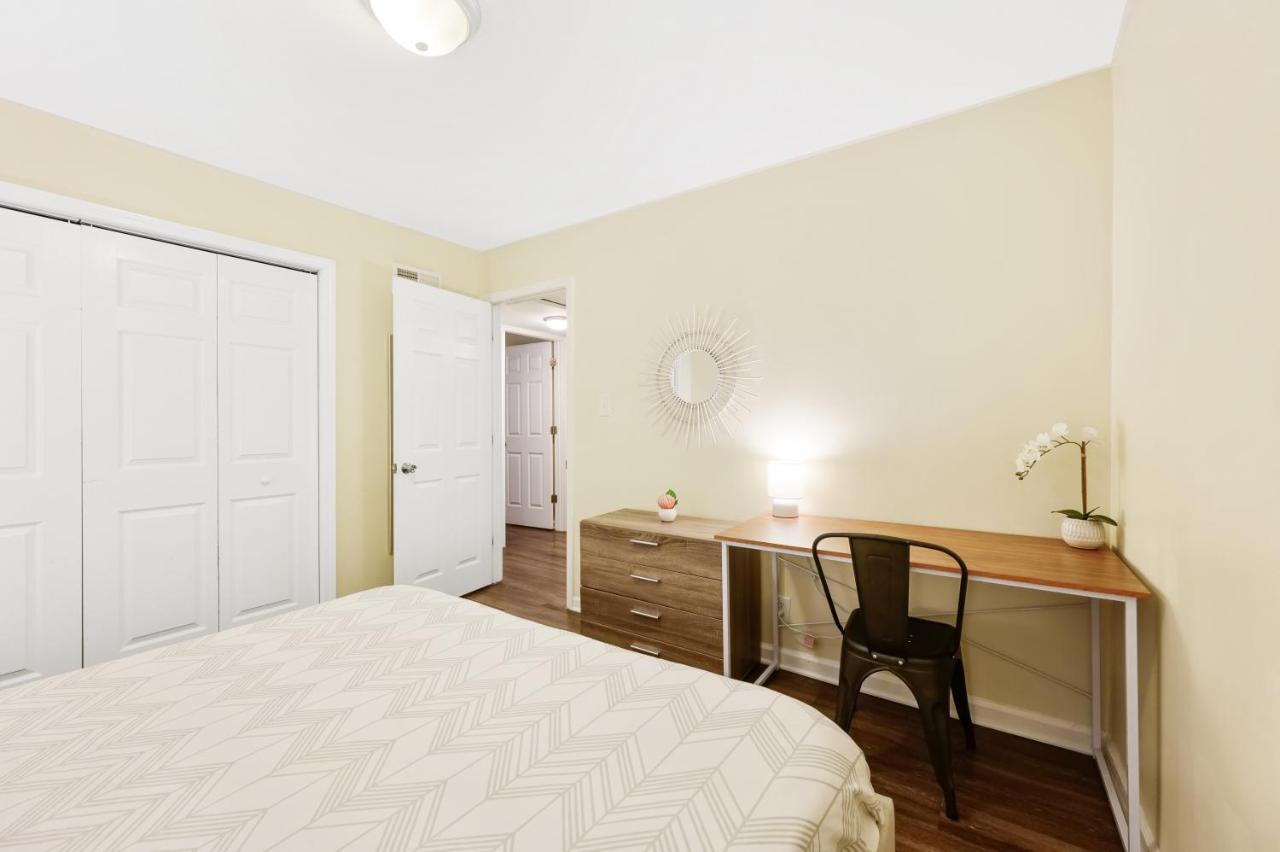 Dapper Digs - King Bed - Long Term Stays - Duke เดอแรม ภายนอก รูปภาพ