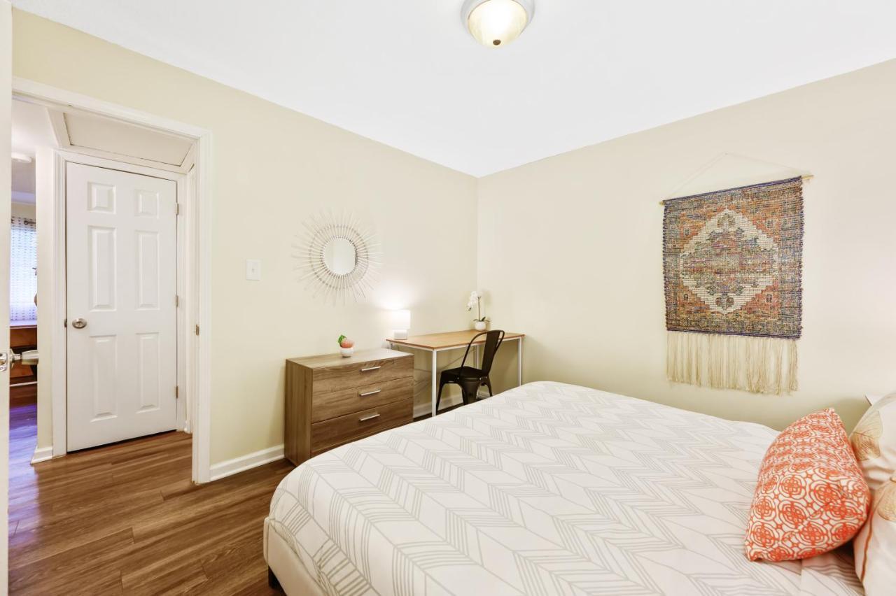 Dapper Digs - King Bed - Long Term Stays - Duke เดอแรม ภายนอก รูปภาพ